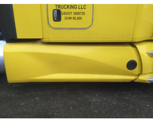KENWORTH T680 CAB SKIRTSIDE FAIRING