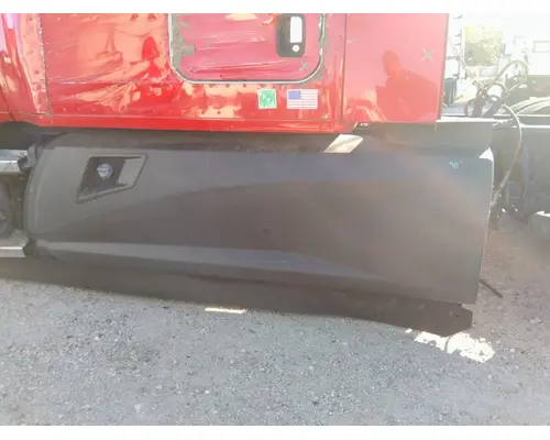 KENWORTH T680 CAB SKIRTSIDE FAIRING