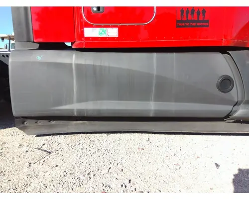 KENWORTH T680 CAB SKIRTSIDE FAIRING