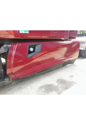 KENWORTH T680 CAB SKIRT/SIDE FAIRING