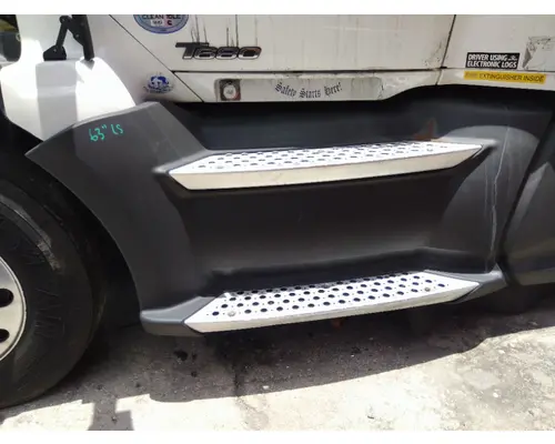 KENWORTH T680 CAB SKIRTSIDE FAIRING