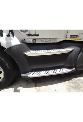 KENWORTH T680 CAB SKIRT/SIDE FAIRING