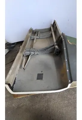 KENWORTH T680 CAB SKIRT/SIDE FAIRING