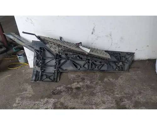 KENWORTH T680 CAB SKIRTSIDE FAIRING