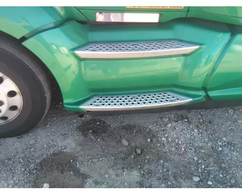 KENWORTH T680 CAB SKIRTSIDE FAIRING