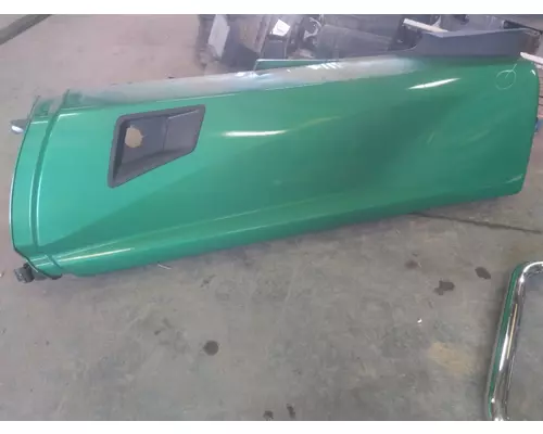 KENWORTH T680 CAB SKIRTSIDE FAIRING