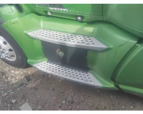 KENWORTH T680 CAB SKIRTSIDE FAIRING
