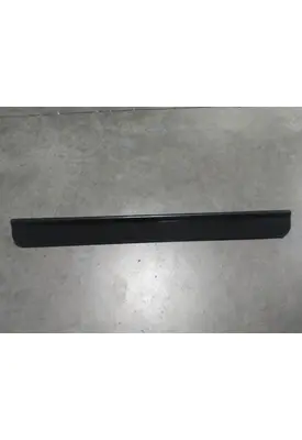 KENWORTH T680 CAB SKIRT/SIDE FAIRING