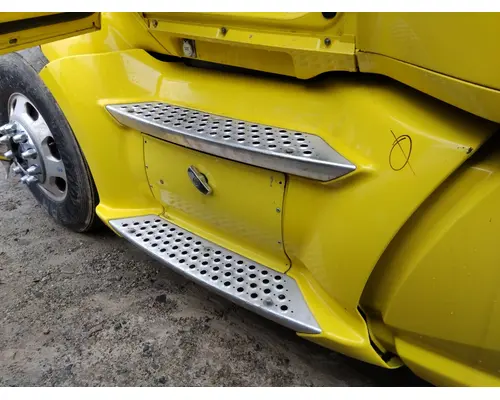 KENWORTH T680 CAB SKIRTSIDE FAIRING