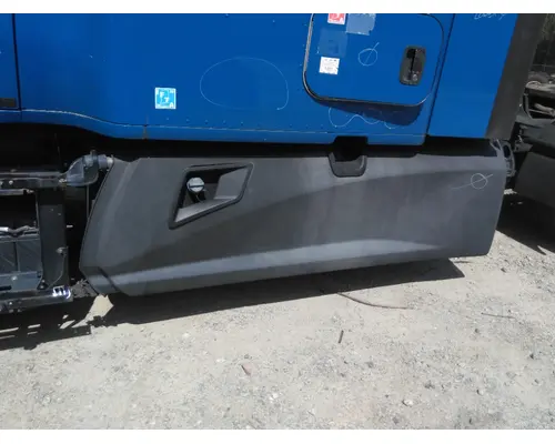 KENWORTH T680 CAB SKIRTSIDE FAIRING