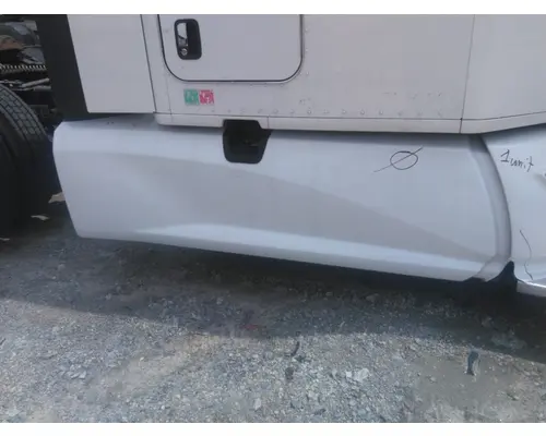 KENWORTH T680 CAB SKIRTSIDE FAIRING