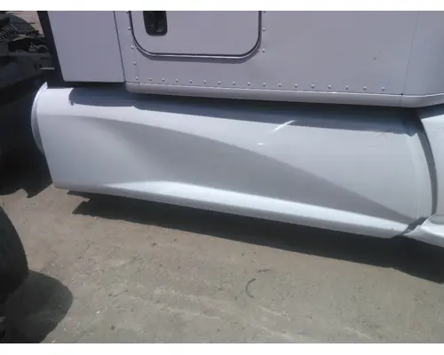 KENWORTH T680 CAB SKIRTSIDE FAIRING
