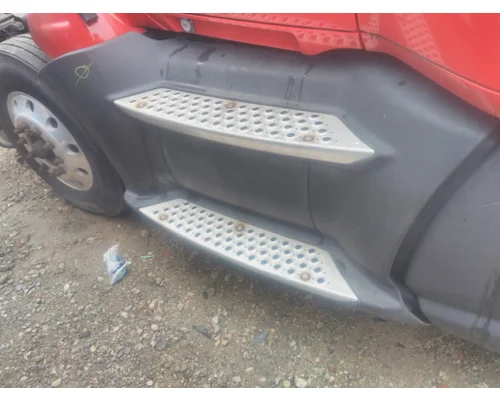 KENWORTH T680 CAB SKIRTSIDE FAIRING