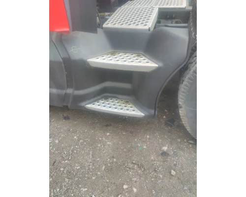 KENWORTH T680 CAB SKIRTSIDE FAIRING