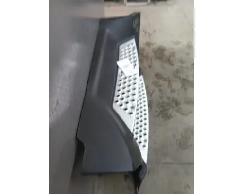 KENWORTH T680 CAB SKIRTSIDE FAIRING