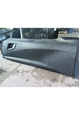 KENWORTH T680 CAB SKIRT/SIDE FAIRING