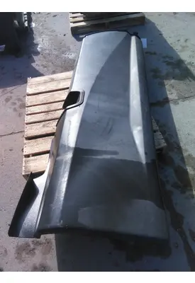 KENWORTH T680 CAB SKIRT/SIDE FAIRING
