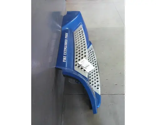 KENWORTH T680 CAB SKIRTSIDE FAIRING