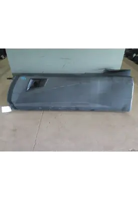KENWORTH T680 CAB SKIRT/SIDE FAIRING
