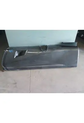 KENWORTH T680 CAB SKIRT/SIDE FAIRING