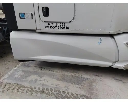 KENWORTH T680 CAB SKIRTSIDE FAIRING