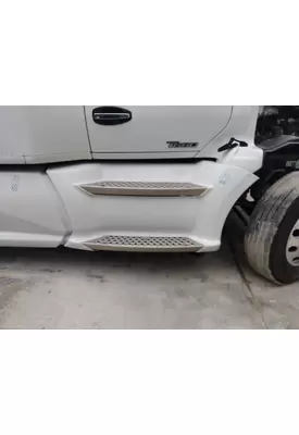 KENWORTH T680 CAB SKIRT/SIDE FAIRING