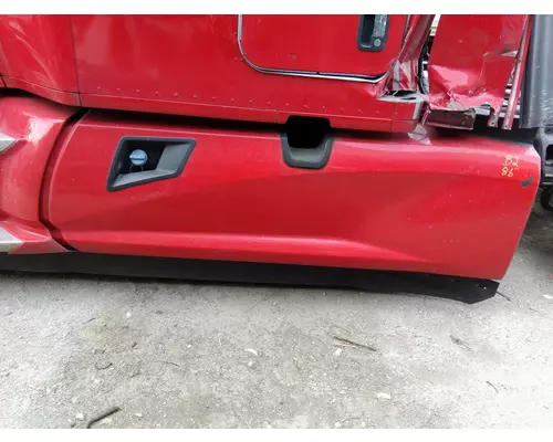 KENWORTH T680 CAB SKIRTSIDE FAIRING