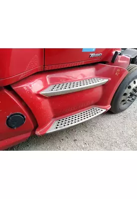 KENWORTH T680 CAB SKIRT/SIDE FAIRING