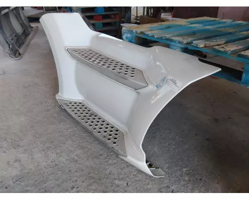 KENWORTH T680 CAB SKIRTSIDE FAIRING