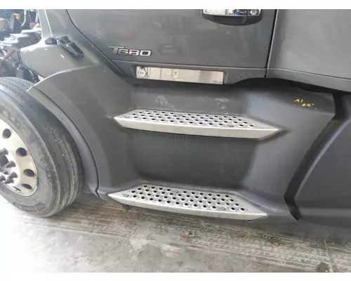KENWORTH T680 CAB SKIRTSIDE FAIRING