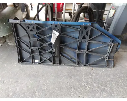 KENWORTH T680 CAB SKIRTSIDE FAIRING