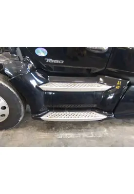 KENWORTH T680 CAB SKIRT/SIDE FAIRING