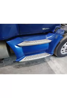 KENWORTH T680 CAB SKIRT/SIDE FAIRING