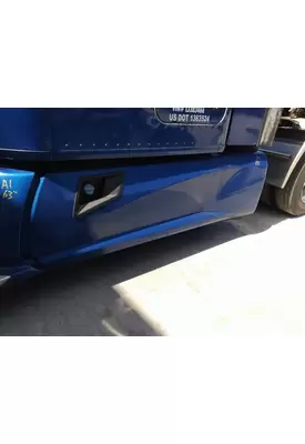 KENWORTH T680 CAB SKIRT/SIDE FAIRING