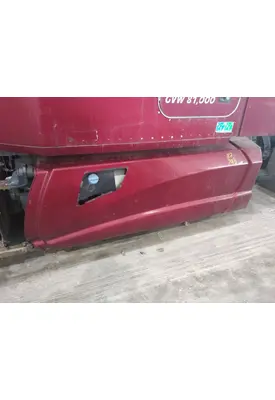 KENWORTH T680 CAB SKIRT/SIDE FAIRING