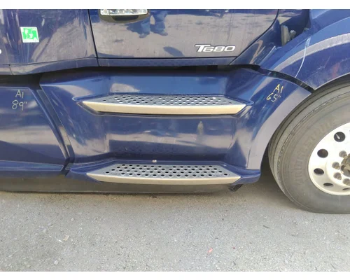 KENWORTH T680 CAB SKIRTSIDE FAIRING