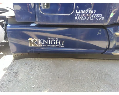 KENWORTH T680 CAB SKIRT/SIDE FAIRING