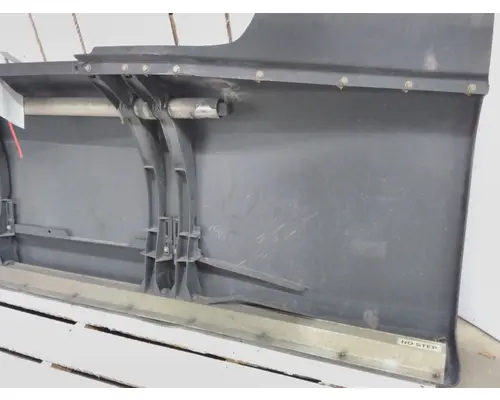 KENWORTH T680 CAB SKIRTSIDE FAIRING