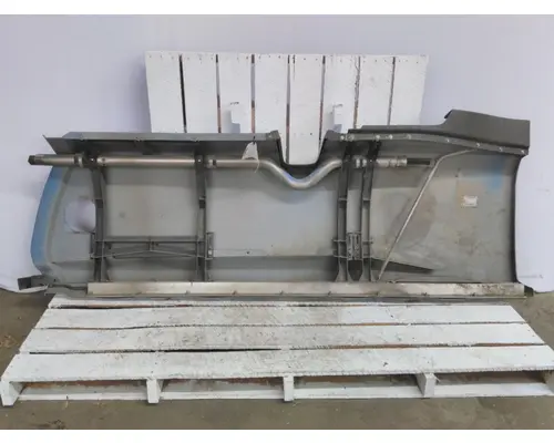 KENWORTH T680 CAB SKIRTSIDE FAIRING