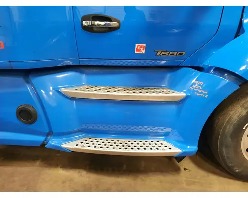 KENWORTH T680 CAB SKIRTSIDE FAIRING