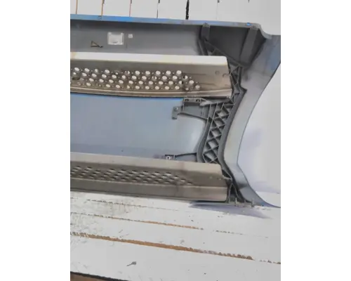 KENWORTH T680 CAB SKIRTSIDE FAIRING