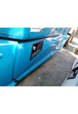 KENWORTH T680 CAB SKIRT/SIDE FAIRING