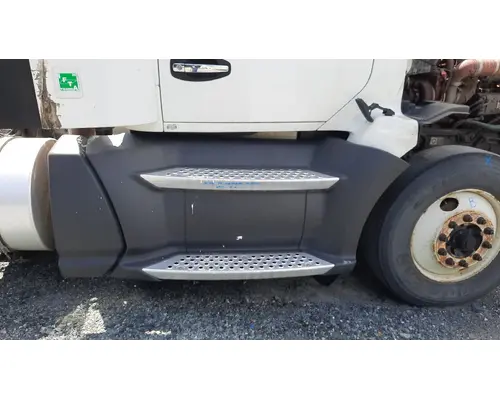 KENWORTH T680 CAB SKIRTSIDE FAIRING