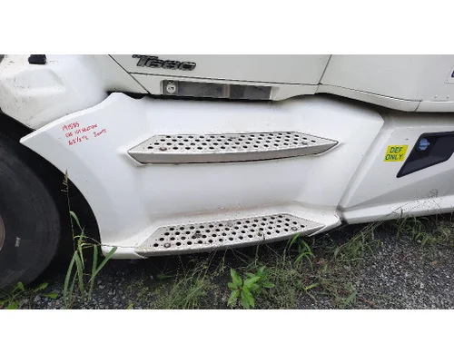 KENWORTH T680 CAB SKIRTSIDE FAIRING