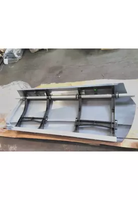 KENWORTH T680 CAB SKIRT/SIDE FAIRING