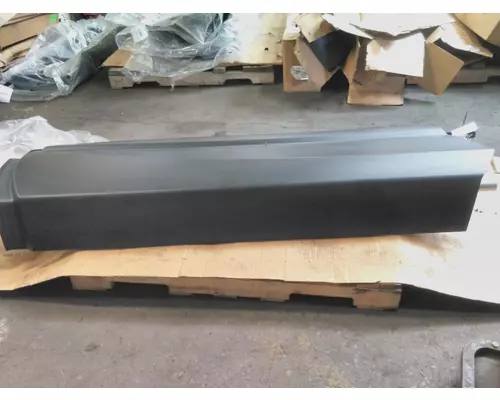KENWORTH T680 CAB SKIRTSIDE FAIRING