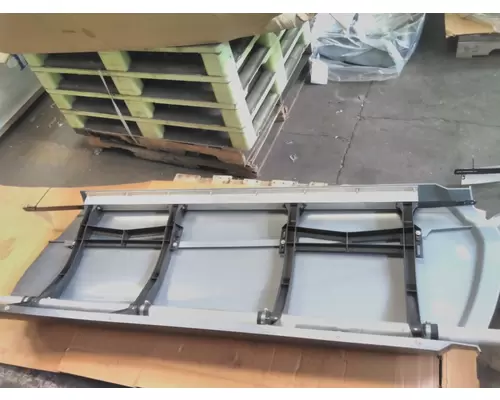 KENWORTH T680 CAB SKIRTSIDE FAIRING