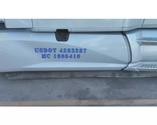 KENWORTH T680 CAB SKIRTSIDE FAIRING