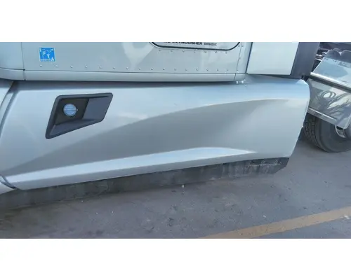 KENWORTH T680 CAB SKIRTSIDE FAIRING