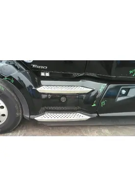 KENWORTH T680 CAB SKIRT/SIDE FAIRING